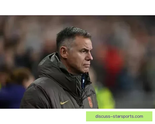 豪门对决再掀高潮国脚梅开二度助球队逆转登顶强势夺冠在望引爆全场