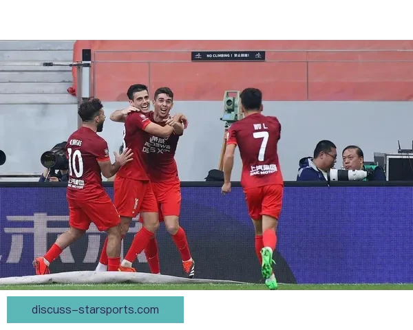 豪门对决引爆周末联赛焦点之战球迷热议冠军走势各方预测不断升温