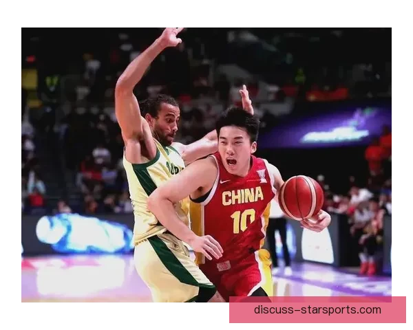 中国男篮备战世界杯 全员投入训练 展现强大集体精神